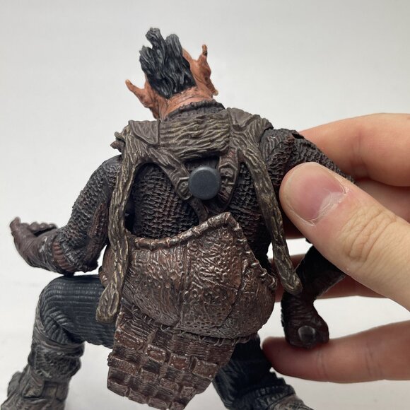 Toy Biz Lord of the Rings Two Towers Dungeons of Isengard Orc Captain 6" Figure - Picture 3 of 12
